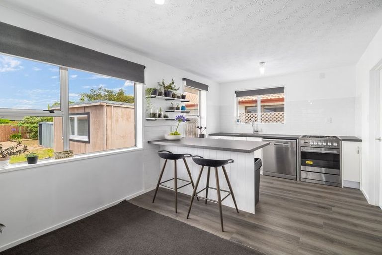 Photo of property in 5 Sophora Place, Parklands, Christchurch, 8083