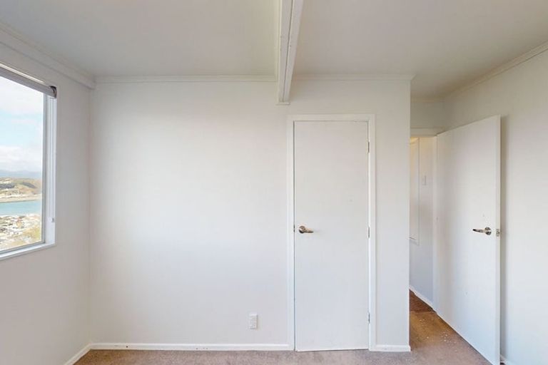 Photo of property in 53 Sutherland Road, Melrose, Wellington, 6023