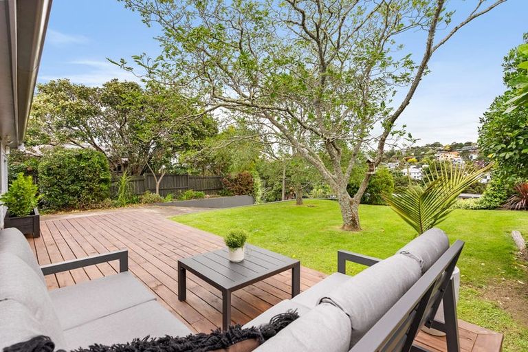 Photo of property in 122 Island Bay Road, Beach Haven, Auckland, 0626