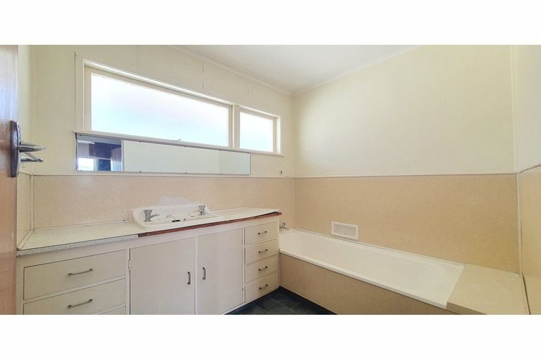 Photo of property in 23a Ruawai Road, Mount Wellington, Auckland, 1060