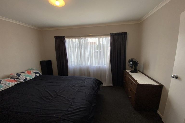 Photo of property in 8 Tiraumea Street, Palmerston North, 4410