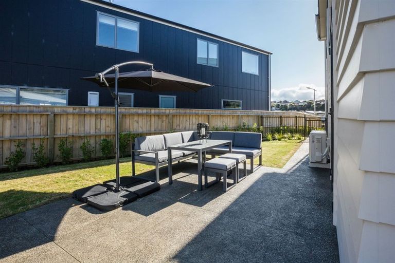 Photo of property in 1e Breakwater Way, Whitby, Porirua, 5024
