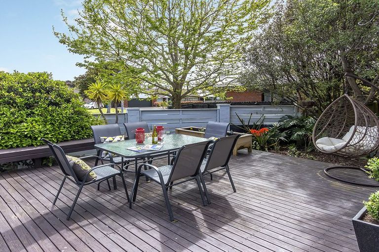 Photo of property in 62 Golfland Drive, Golflands, Auckland, 2013