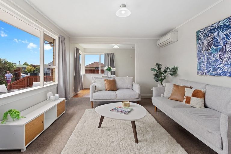 Photo of property in 82 Farquhars Road, Redwood, Christchurch, 8051