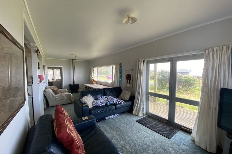 Photo of property in 4 Beach Road, Mokau, 4376