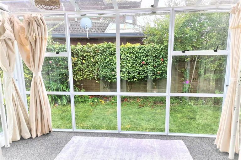 Photo of property in 3 Fowler Street, Northcote, Auckland, 0627