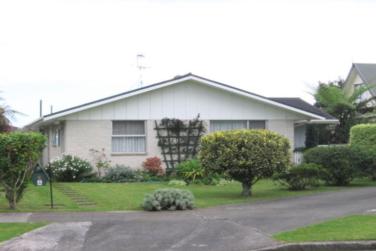 Photo of property in 8 Kanawa Street, Waikanae, 5036