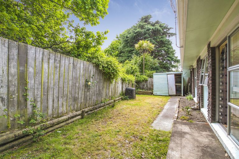 Photo of property in 1/18 Kashmir Road, Glen Eden, Auckland, 0602