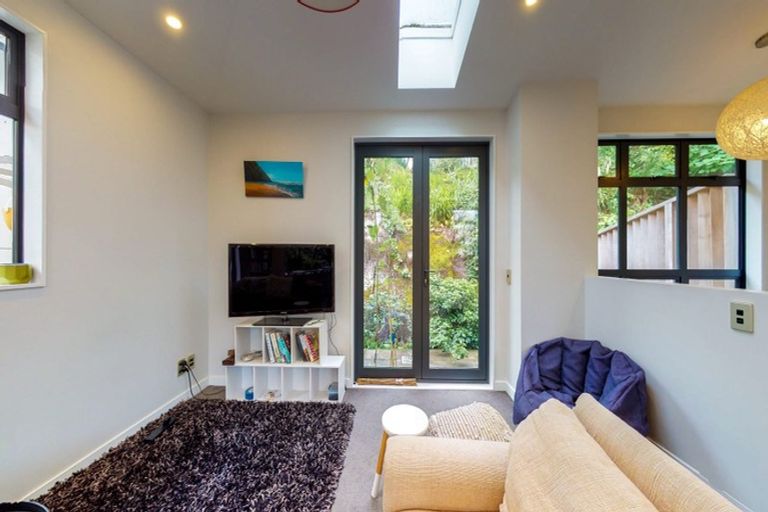 Photo of property in 15 San Sebastian Road, Kelburn, Wellington, 6012