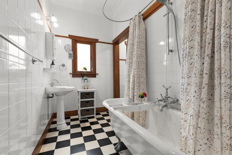 Photo of property in 69 Studholme Street, Morrinsville, 3300