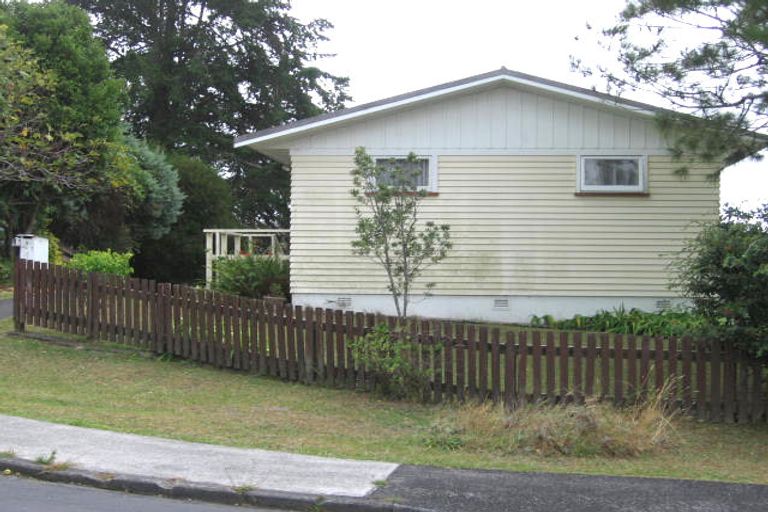 Photo of property in 11 Mirovale Place, Totara Vale, Auckland, 0629