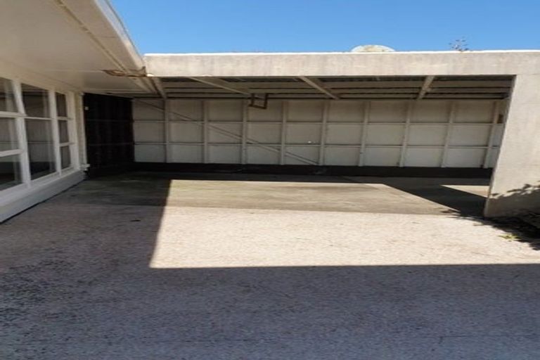 Photo of property in 54 Chippendale Crescent, Birkdale, Auckland, 0626