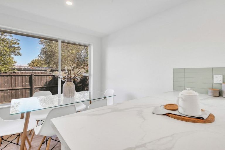 Photo of property in 2/3 Sequoia Place, Parklands, Christchurch, 8083