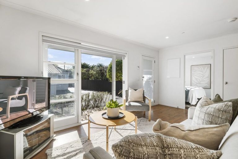 Photo of property in 7a Nelson Avenue, Northcote Point, Auckland, 0627
