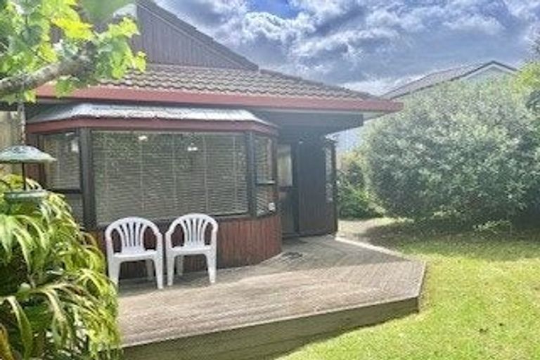 Photo of property in 1/20 Reid Road, New Lynn, Auckland, 0600