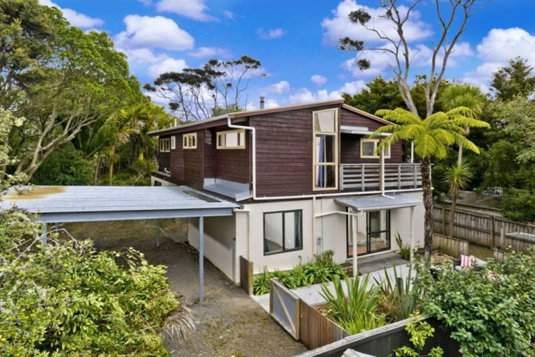 Photo of property in 5 Waipuia Place, Greenhithe, Auckland, 0632