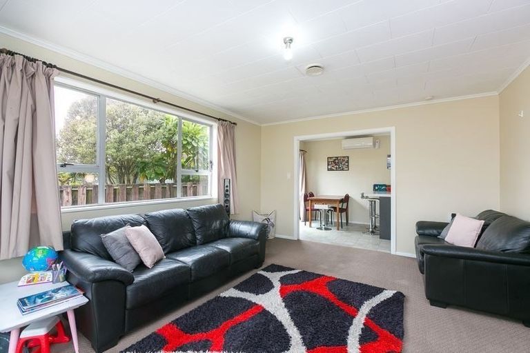 Photo of property in 11 Warkworth Grove, Bell Block, New Plymouth, 4312