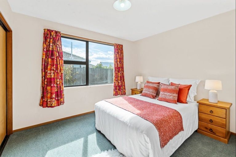 Photo of property in 18 Briarmont Street, Avondale, Christchurch, 8061