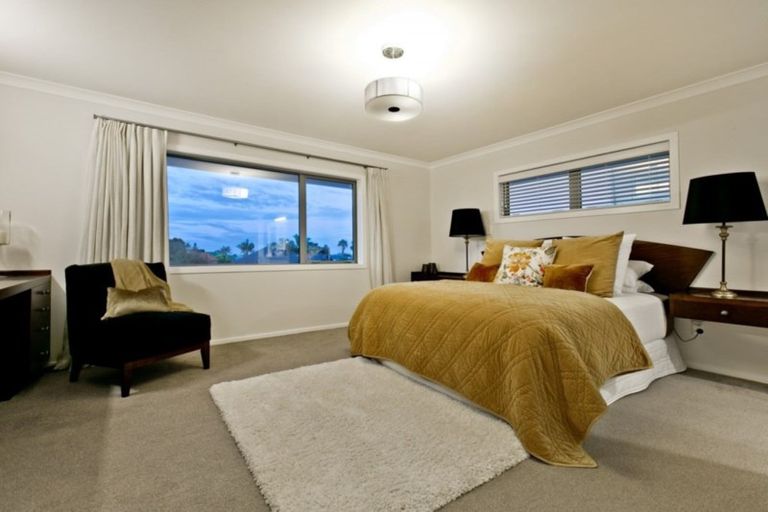 Photo of property in 1/2 Ocean View Road, Milford, Auckland, 0620