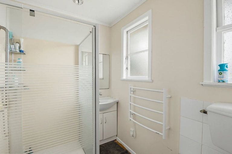 Photo of property in 14 William Street, Levin, 5510