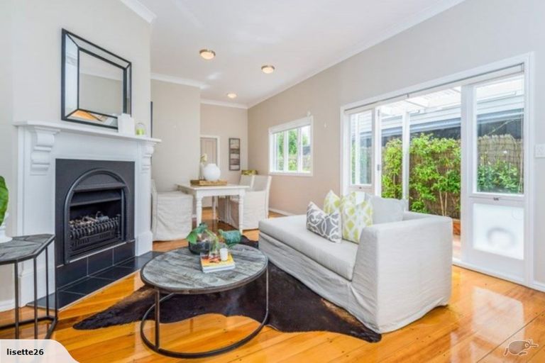 Photo of property in 34 Mozeley Avenue, Devonport, Auckland, 0624