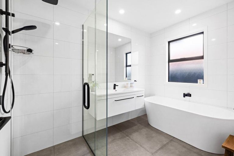 Photo of property in 11 Hurunui Drive, Te Awa, Napier, 4110