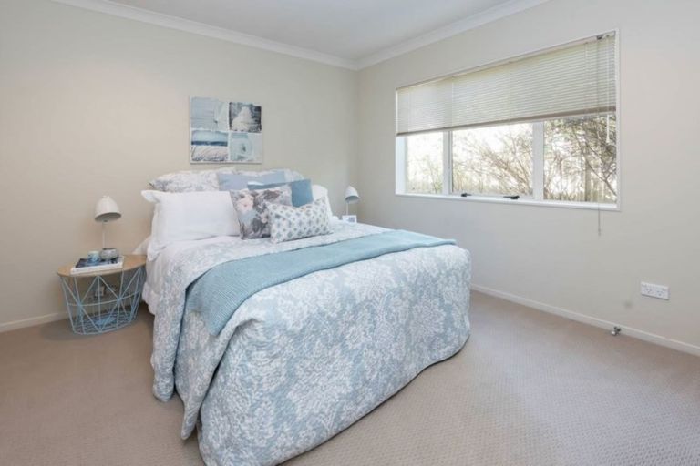 Photo of property in 13a Rodney Street, Howick, Auckland, 2014