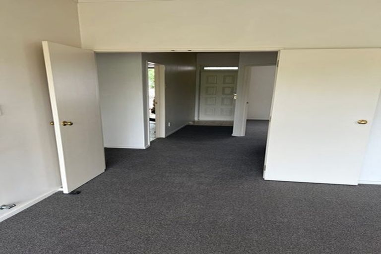 Photo of property in 2/1-5 Gleanor Avenue, Oteha, Auckland, 0632