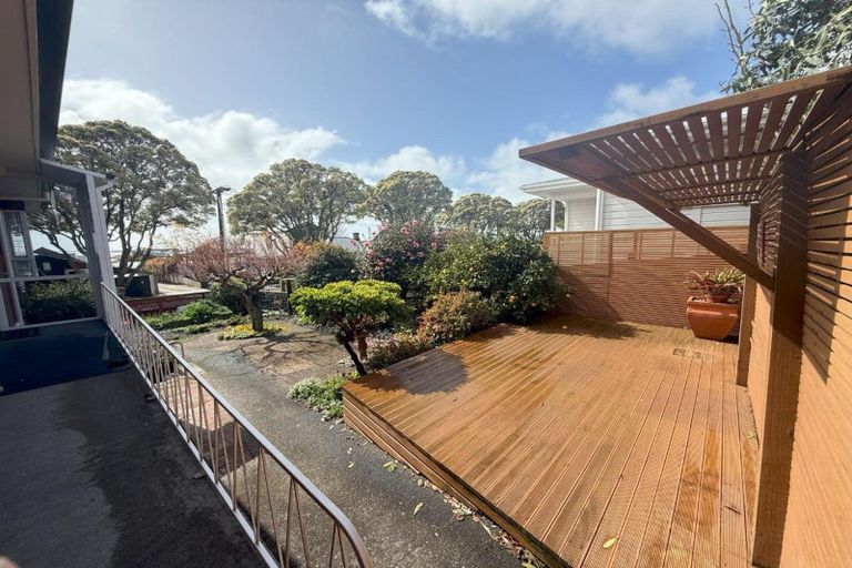 Photo of property in 104 Pendarves Street, New Plymouth, 4310