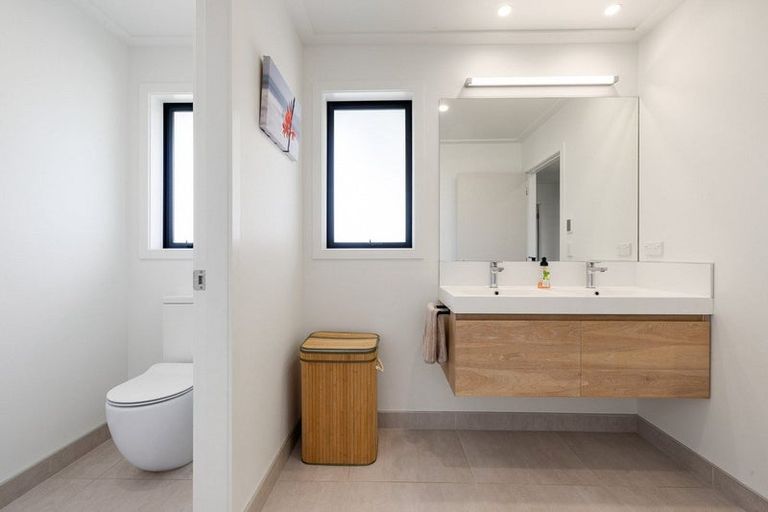 Photo of property in 2 Moemoea Place, Cambridge, 3434