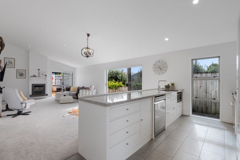 Photo of property in 9 Alice Lane, Papamoa Beach, Papamoa, 3118