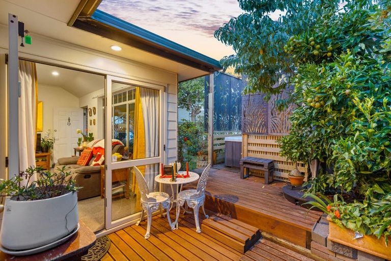 Photo of property in 23 Regents Park Place, Westgate, Auckland, 0614