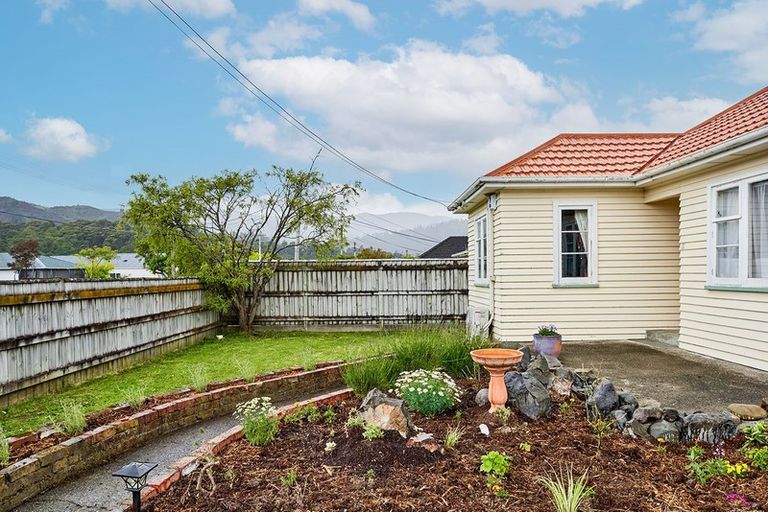 Photo of property in 49 Hyde Street, Wainuiomata, Lower Hutt, 5014