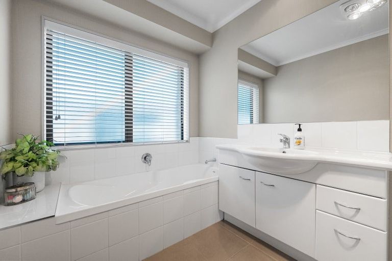 Photo of property in 100 Albero Drive, Ohauiti, Tauranga, 3112