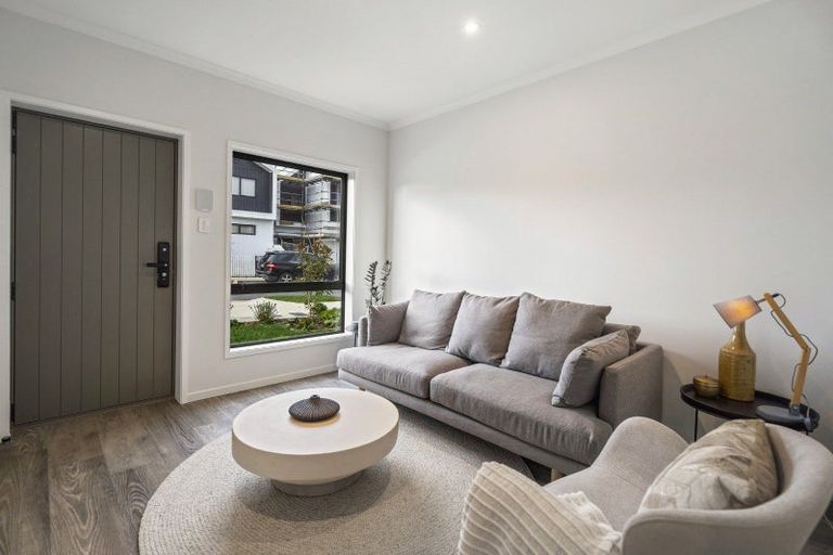 Photo of property in 33 Bristol Freighter Road, Hobsonville, Auckland, 0616