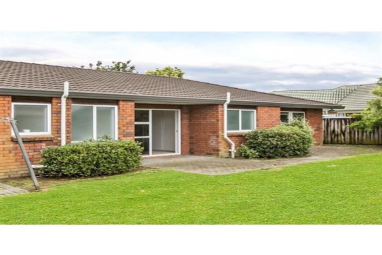 Photo of property in 2 Glenross Drive, Wattle Downs, Auckland, 2103