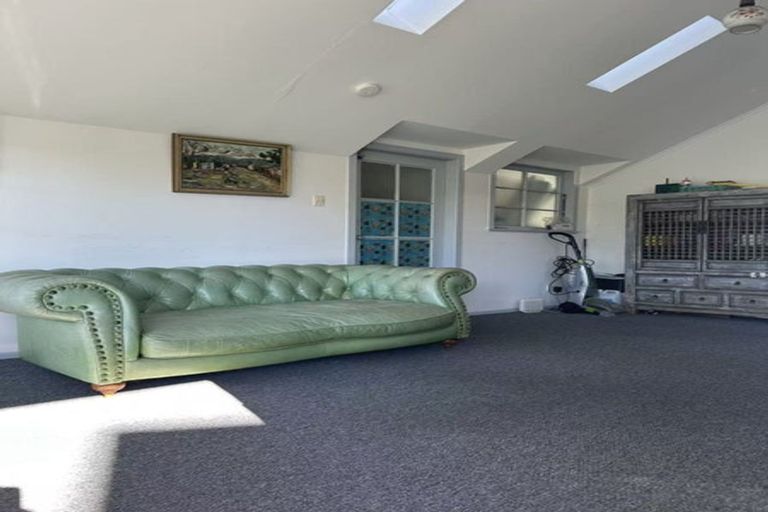 Photo of property in 50 Peter Terrace, Castor Bay, Auckland, 0620