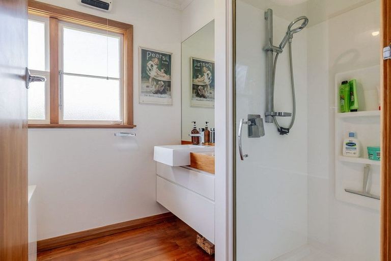 Photo of property in 28 Winchester Street, Awapuni, Palmerston North, 4412