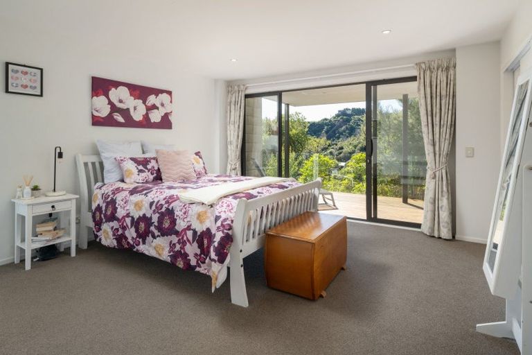 Photo of property in 27 Amelia Crescent, Waikawa, Picton, 7220