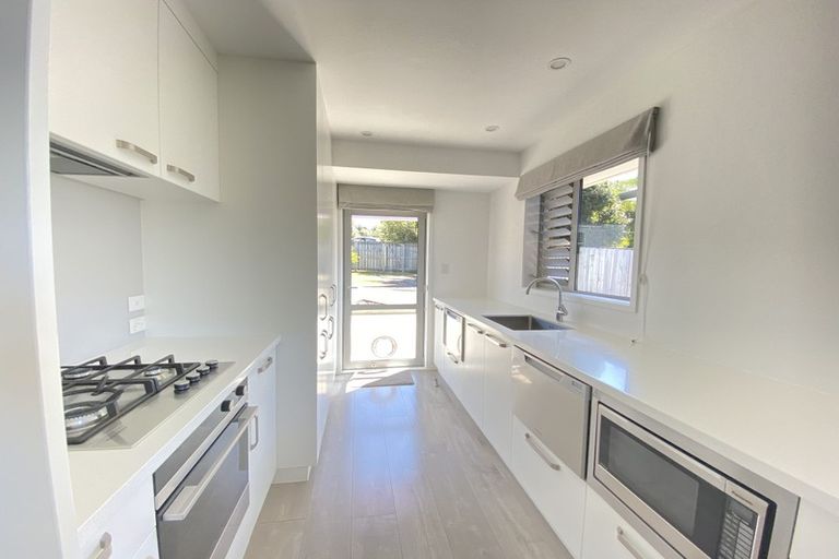 Photo of property in 2/6 Poseidon Place, Half Moon Bay, Auckland, 2012