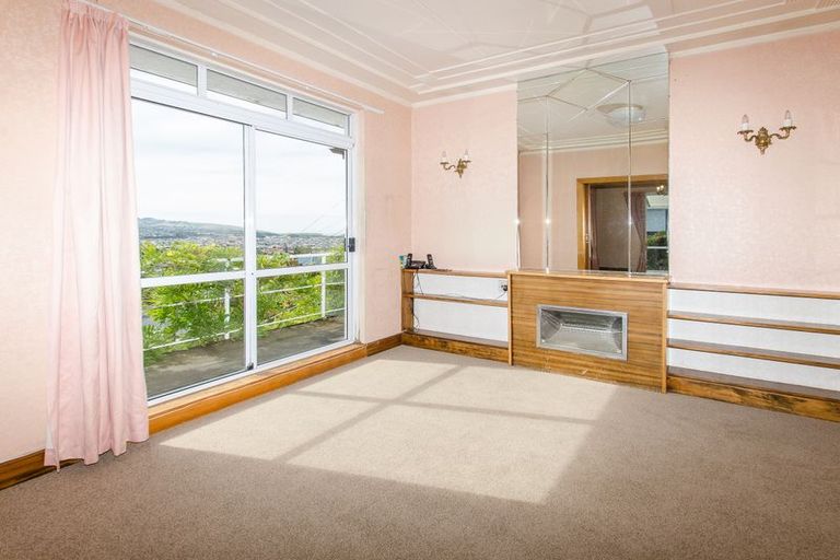 Photo of property in 42 Easther Crescent, Kew, Dunedin, 9012