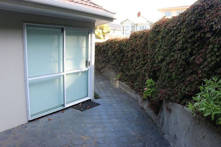 Photo of property in 87 Grant Road, Thorndon, Wellington, 6011