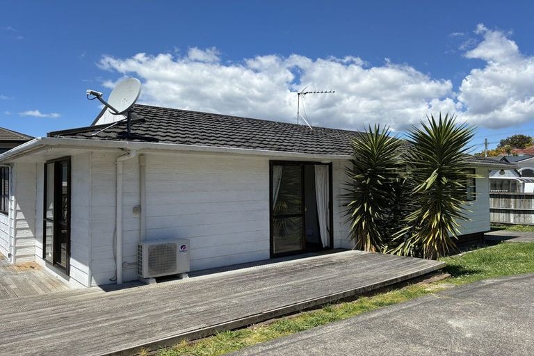 Photo of property in 84 Wharf Road, Te Atatu Peninsula, Auckland, 0610