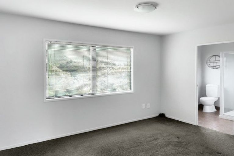 Photo of property in 4/18 Roanoke Way, Albany, Auckland, 0632