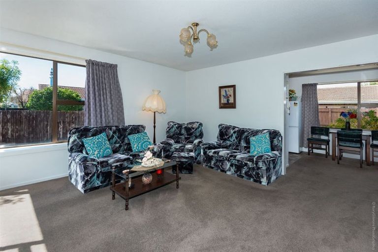 Photo of property in 1/7 Lydbury Place, Parklands, Christchurch, 8083