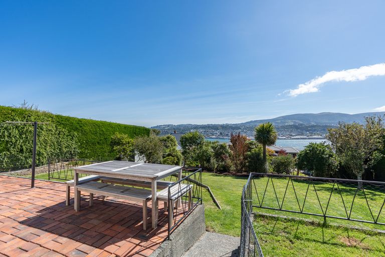 Photo of property in 103 Larnach Road, Vauxhall, Dunedin, 9013