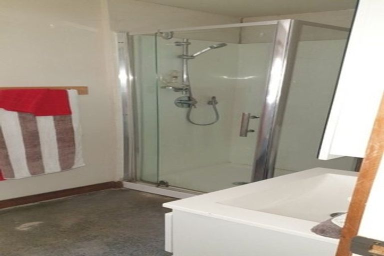 Photo of property in 81 Lauderdale Road, Birkdale, Auckland, 0626