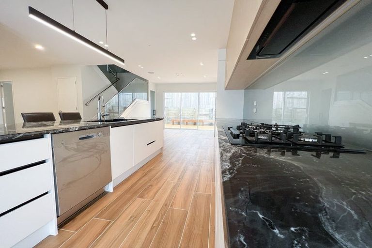 Photo of property in 33 Riroriro Road, Hobsonville, Auckland, 0616