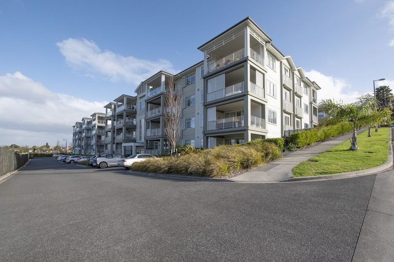 Photo of property in 34 Rewa Rewa Lane, Orewa, 0931