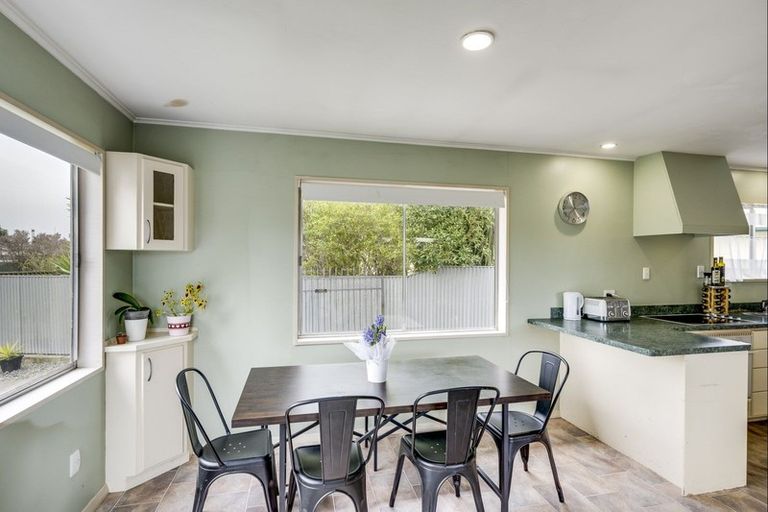 Photo of property in 4 Woodhouse Place, Pirimai, Napier, 4112